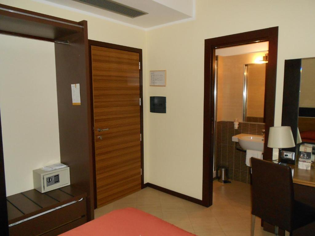 Adriana Hotel 4*