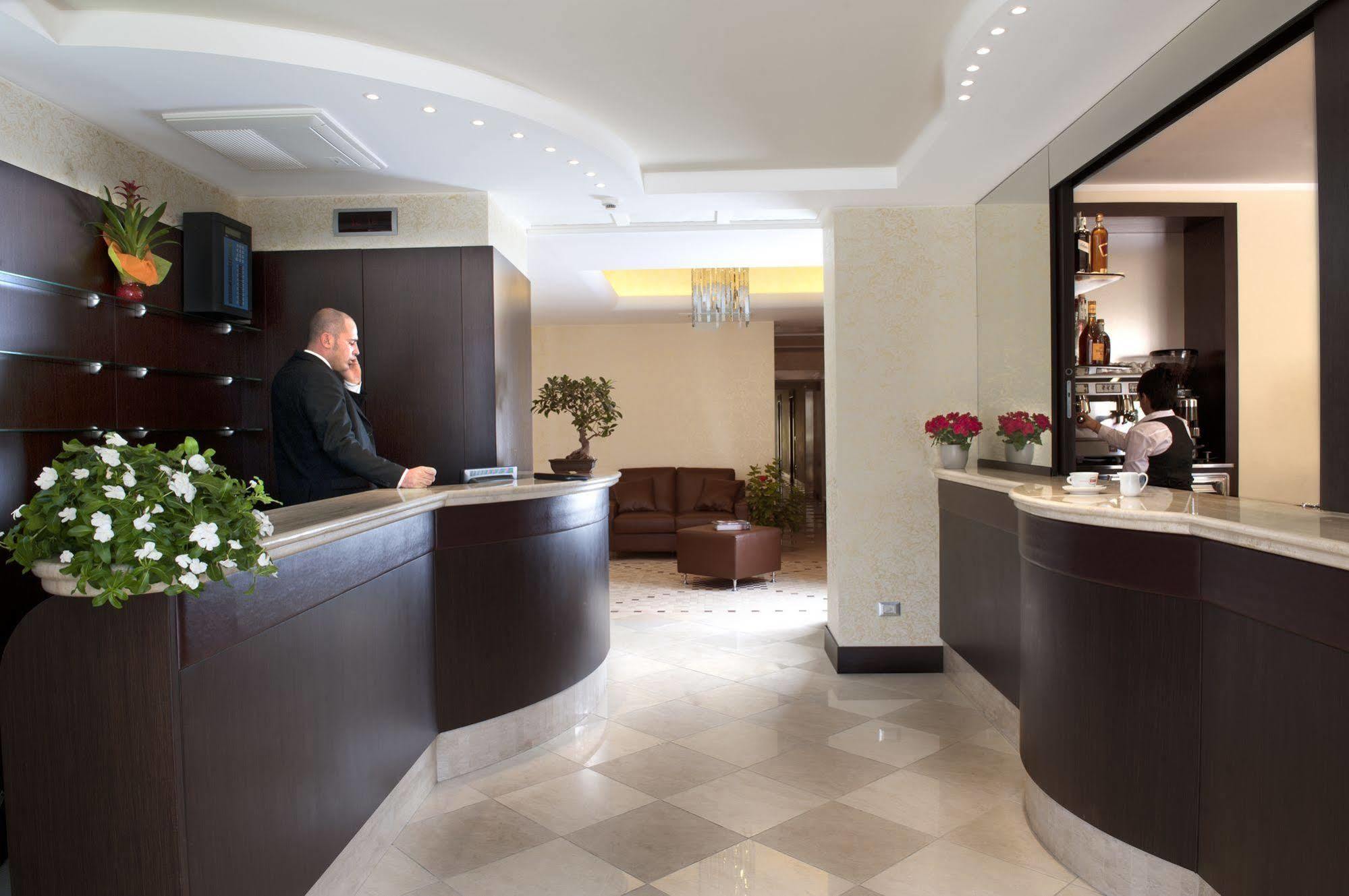 Adriana Hotel 4*